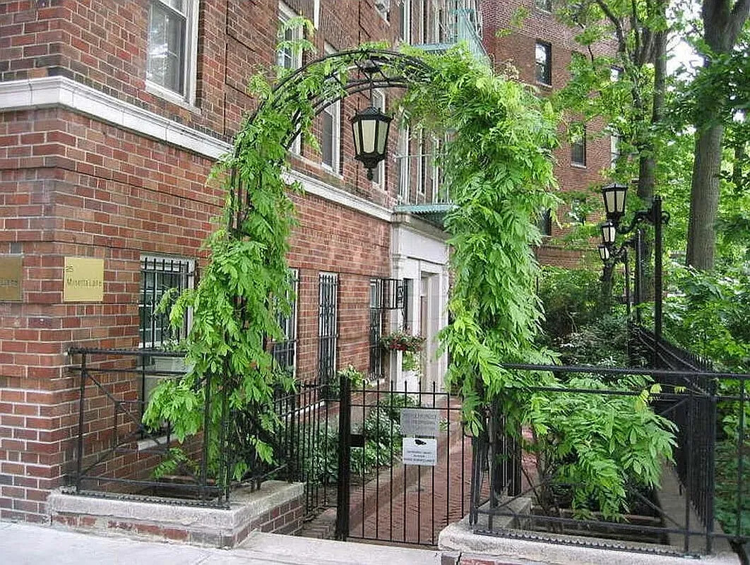 25 Minetta Lane 1F Greenwich Village New York NY 10012