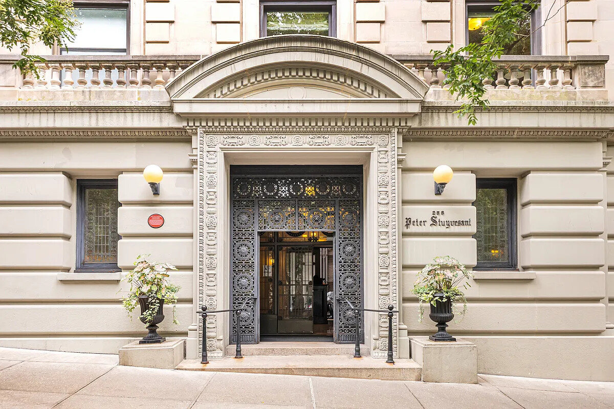 258 Riverside Drive 1CD Upper West Side New York NY 10025