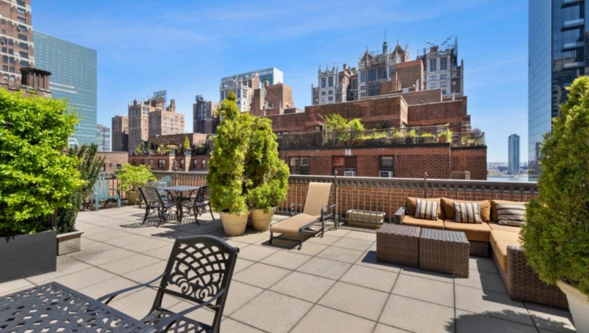 305 East 40th Street 2M Tudor City New York NY 10016