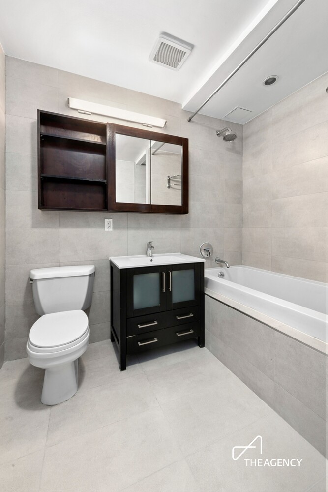 13-11 Jackson Avenue 8D Long Island City Queens NY 11101