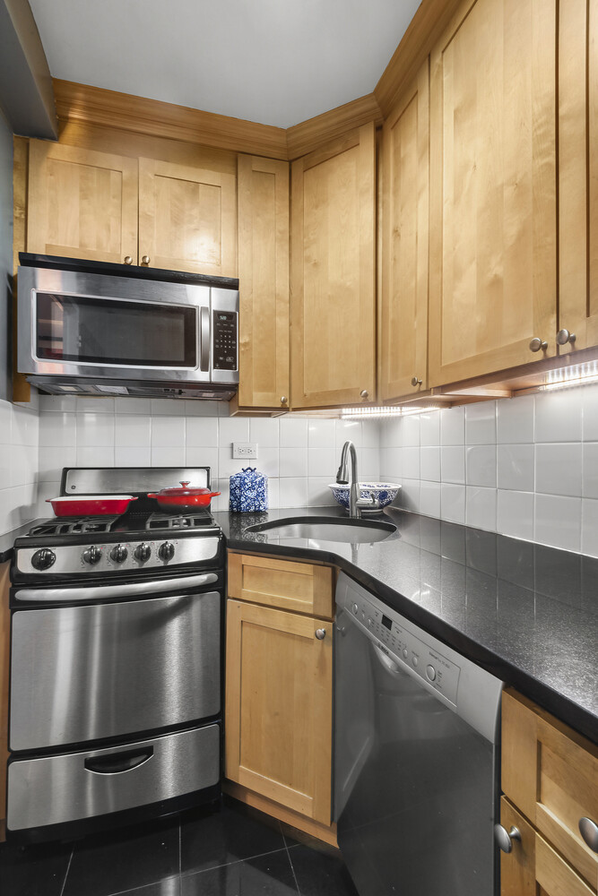 333 East 46th Street 9E Turtle Bay New York NY 10017