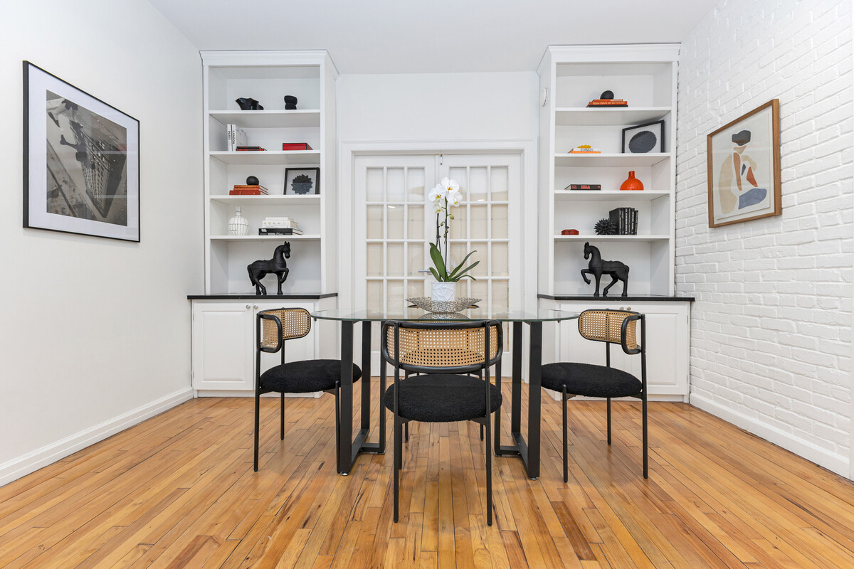 214 Riverside Drive 202/203 Upper West Side New York NY 10025