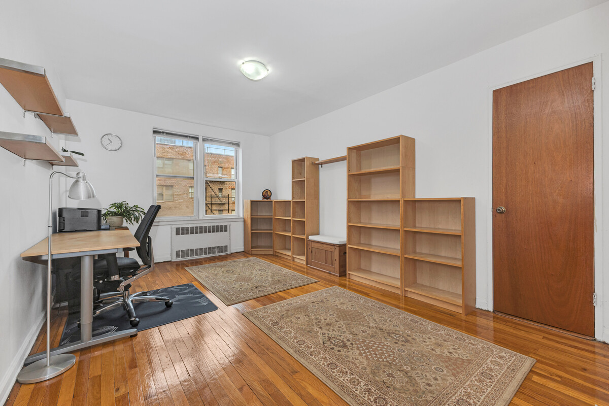66-33 Yellowstone Blvd. 5B Forest Hills Queens NY 11375