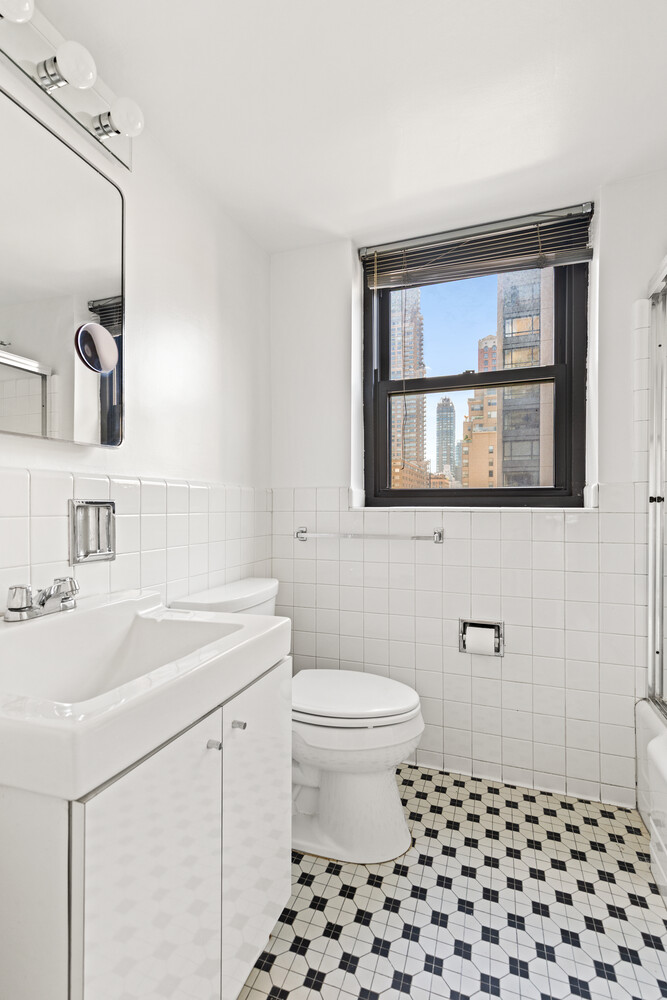 165 East 72nd Street Upper East Side New York NY 10021