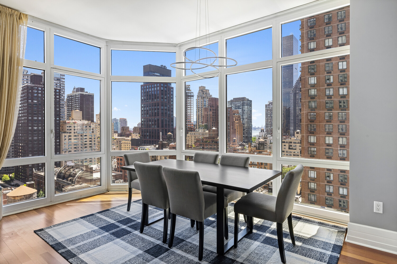 300 East 55th Street Sutton Place New York NY 10022