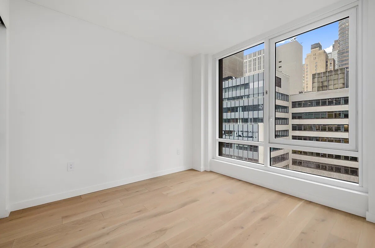 135 East 47th Street 19F Turtle Bay New York NY 10017