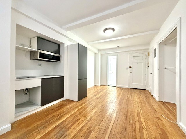 304 East 41st Street 307A Tudor City New York NY 10017
