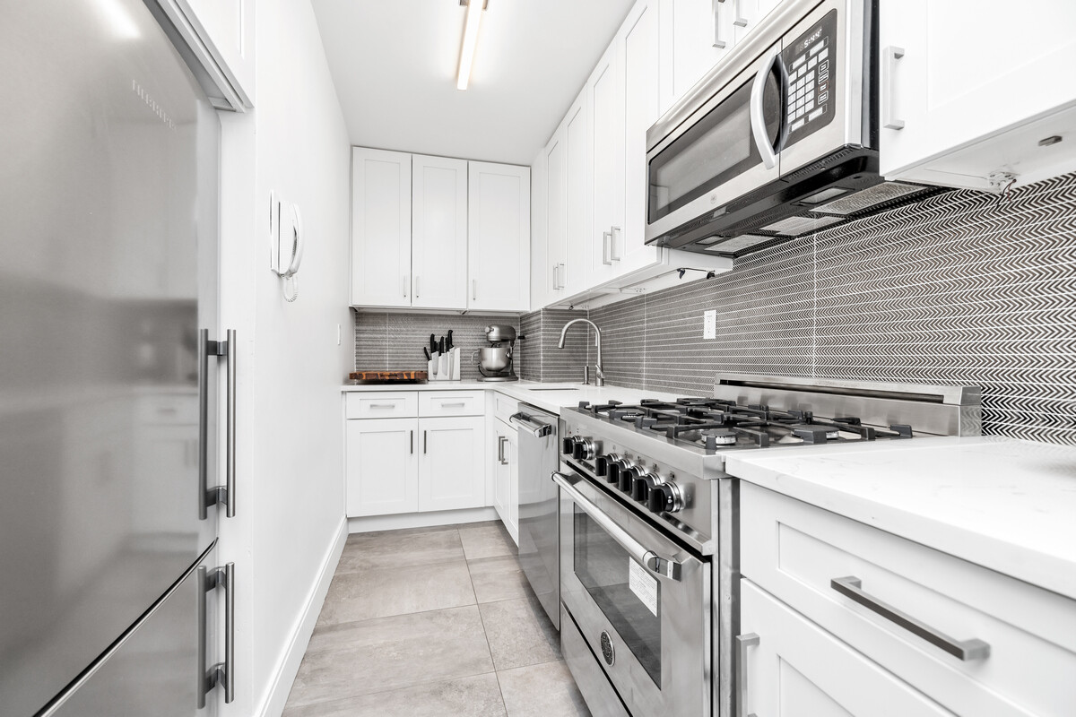 77 West 55th Street 2HH Midtown West New York NY 10019
