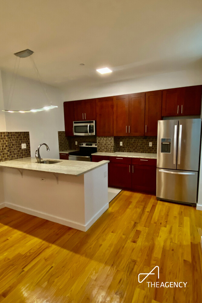 367 Waverly Avenue 2D Clinton Hill Brooklyn NY 11238
