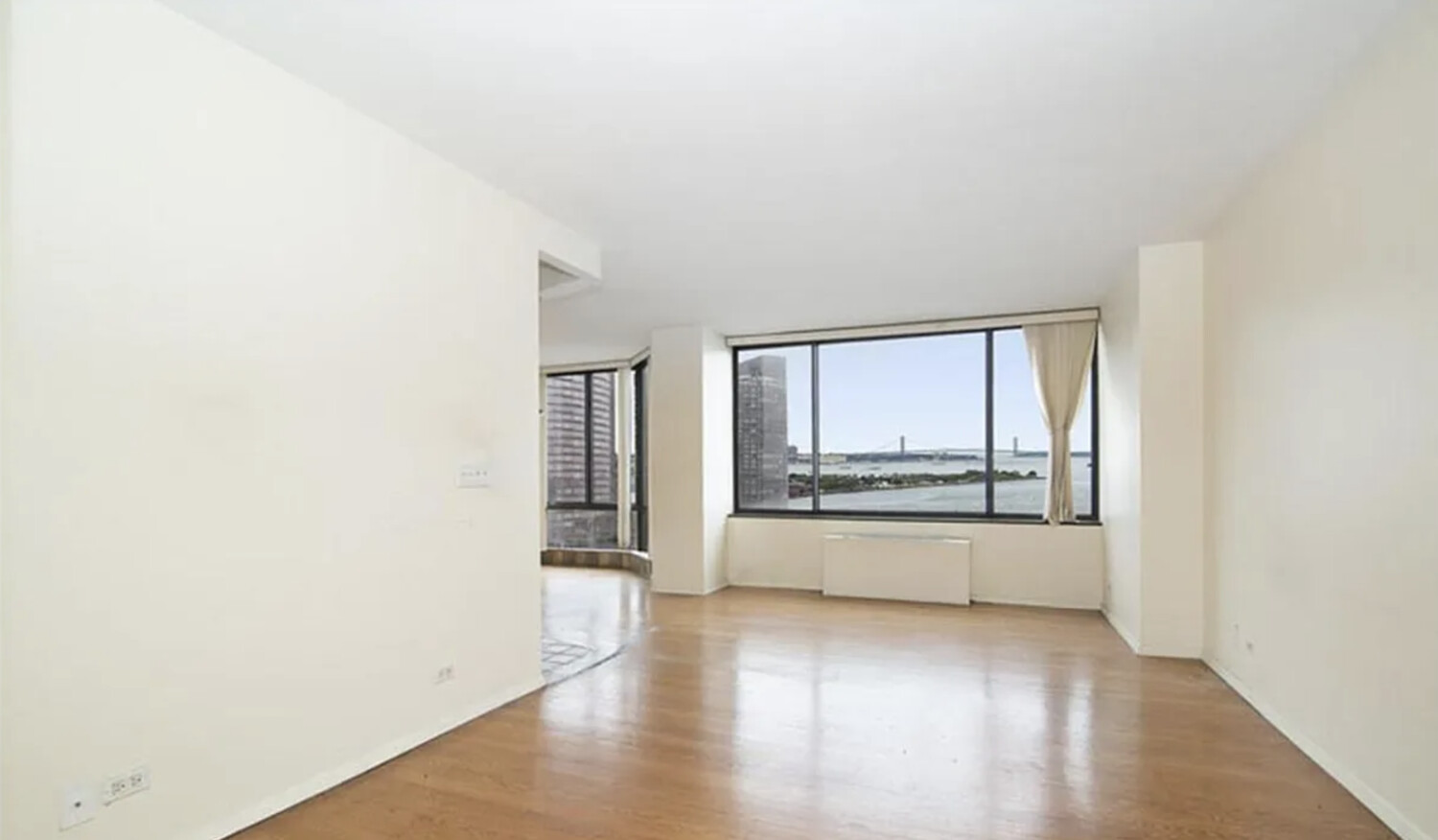 380 Rector Place 23G Battery Park City New York NY 10280