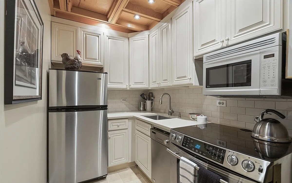 244 Madison Avenue 11F Murray Hill New York NY 10016
