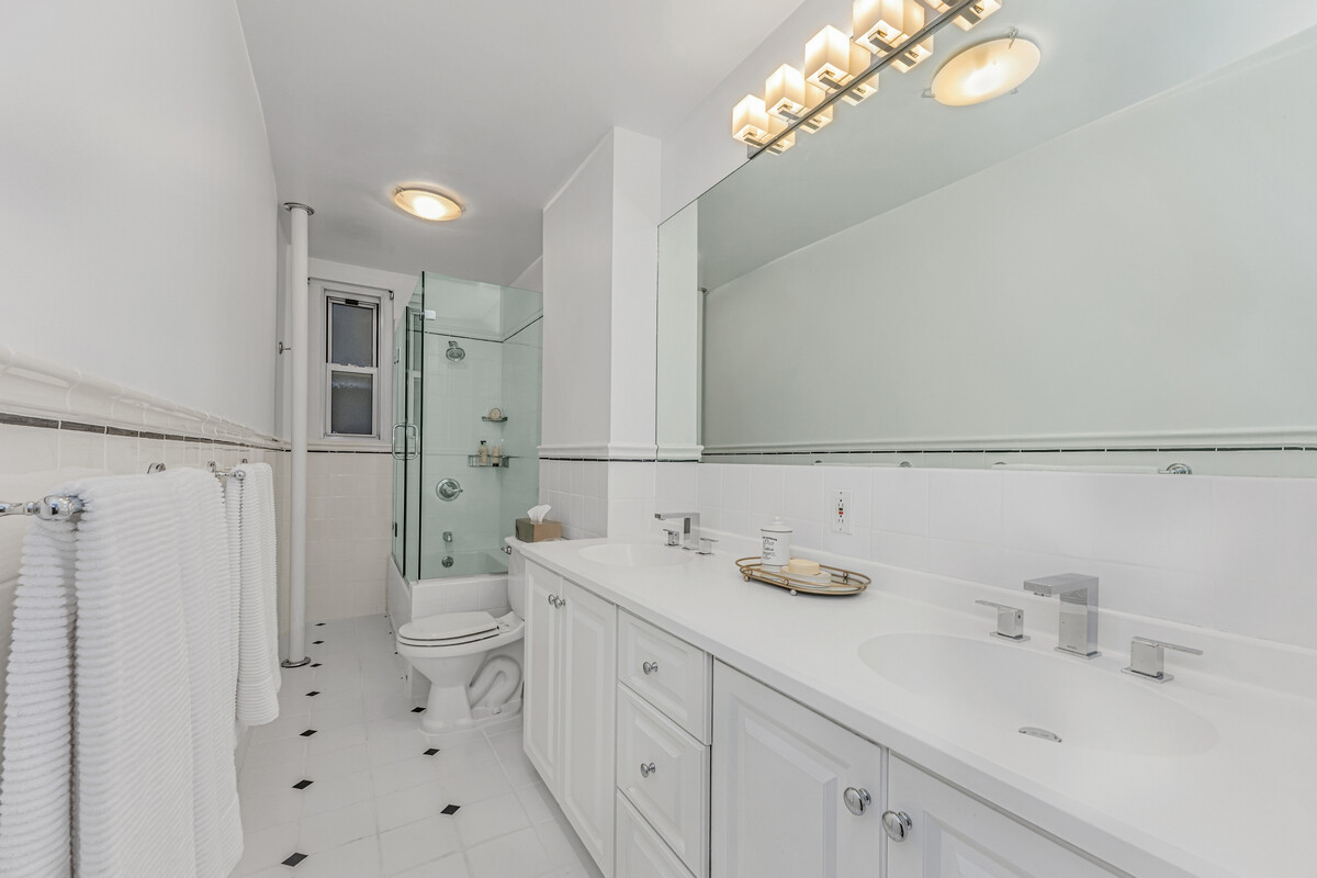 11 West 69th Street 2B Lincoln Square New York NY 10023