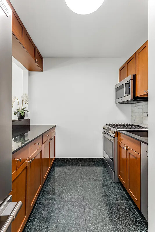 65 Thompson Street Soho New York NY 10012
