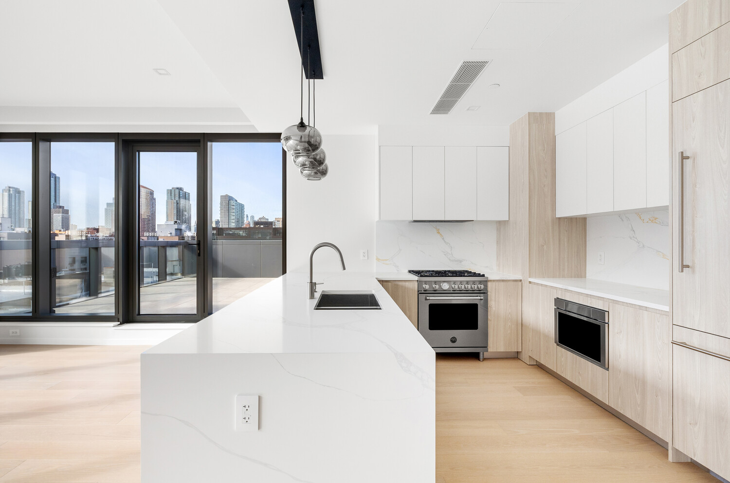 11-36 45th Road PH7B Long Island City Queens NY 11101