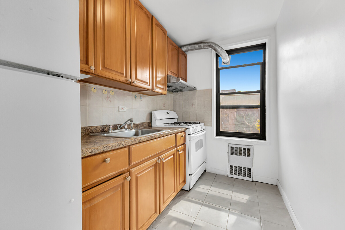63-95 Austin Street 2G Rego Park Queens NY 11374