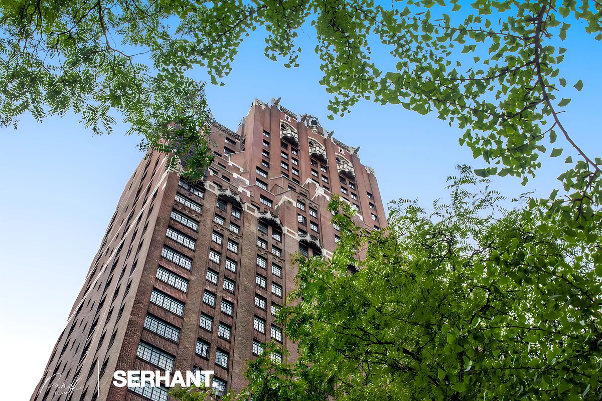 320 East 42nd Street 2318 Tudor City New York NY 10017