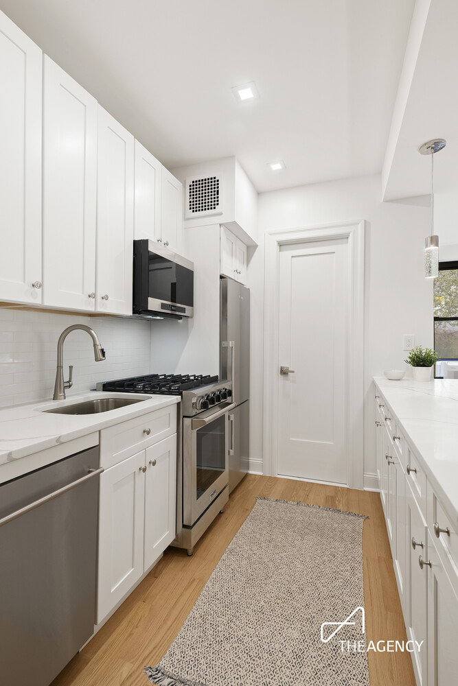 72 Orange Street 1E Brooklyn Heights Brooklyn NY 11201