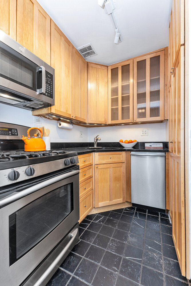 214 Riverside Drive 202/203 Upper West Side New York NY 10025