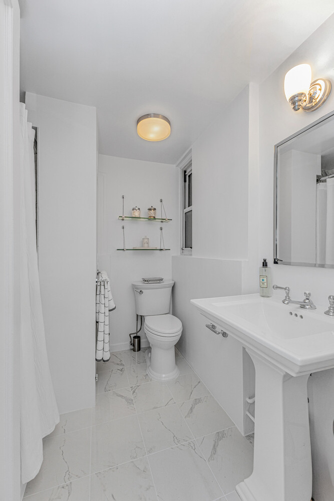 11 West 69th Street 2B Lincoln Square New York NY 10023