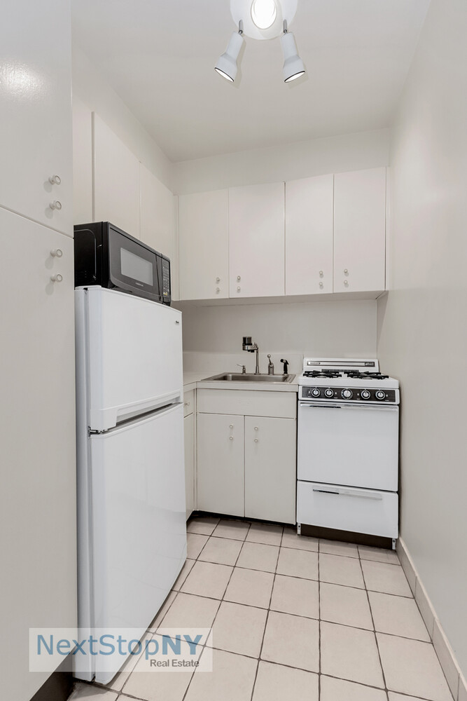 337 East 50th Street 3C Turtle Bay New York NY 10022