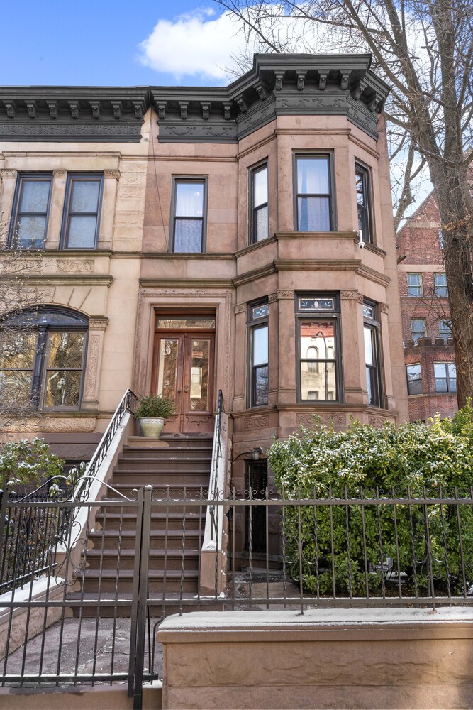 954 Park Place Crown Heights Brooklyn NY 11213