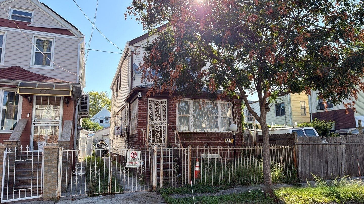 537 East 39th Street Farragut Brooklyn NY 11203
