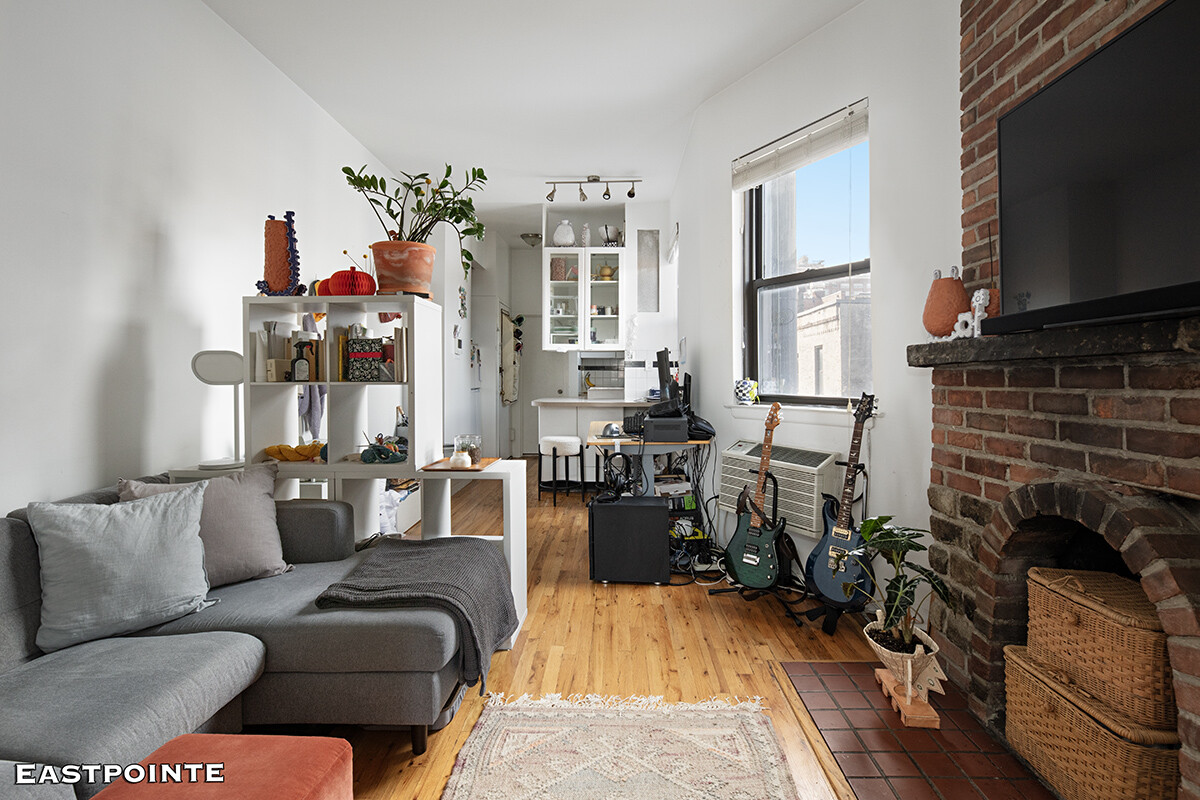 252 West 20th Street 5A Chelsea New York NY 10011