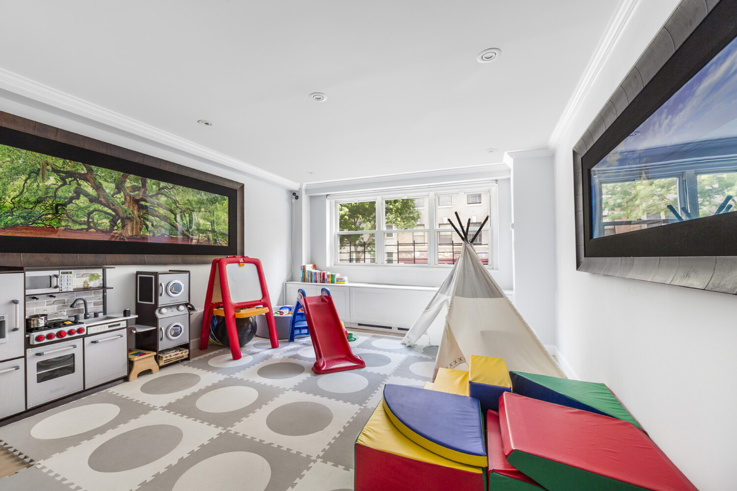 205 East 63rd Street 2AB Upper East Side New York NY 10065