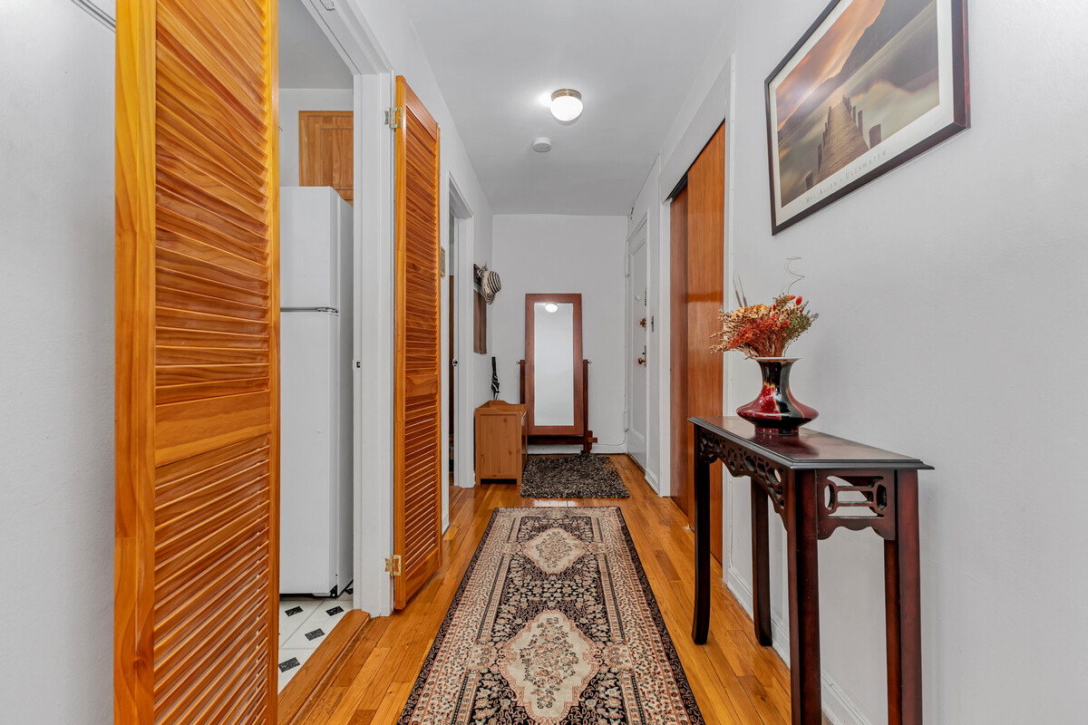 66-33 Yellowstone Blvd. 5B Forest Hills Queens NY 11375