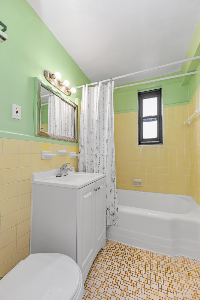 63-95 Austin Street 2G Rego Park Queens NY 11374
