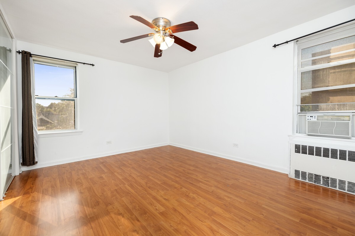 67-10 108th Street 4A Forest Hills Queens NY 11375
