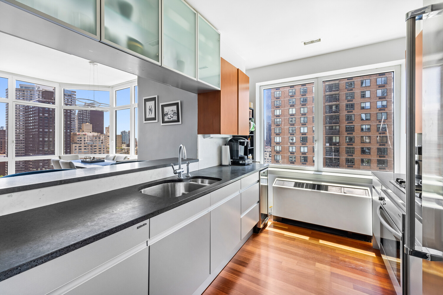 300 East 55th Street Sutton Place New York NY 10022
