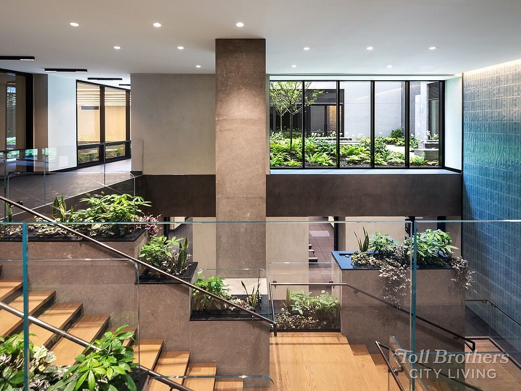 77 Charlton Street N8C Soho New York NY 10014