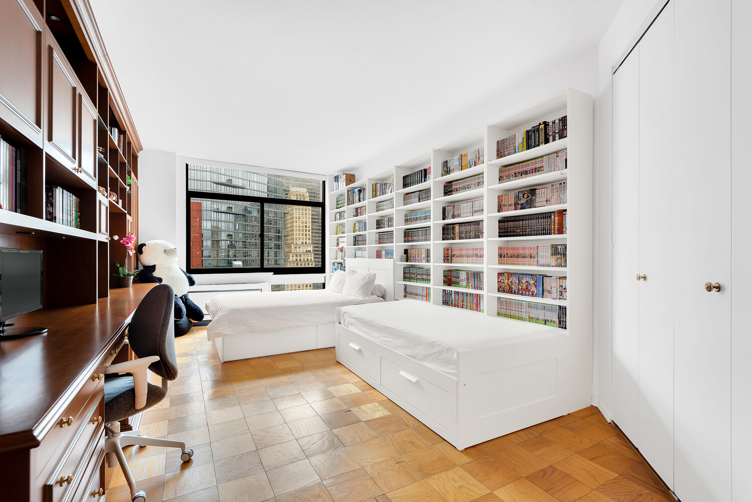 303 East 43rd Street 25B Turtle Bay New York NY 10017