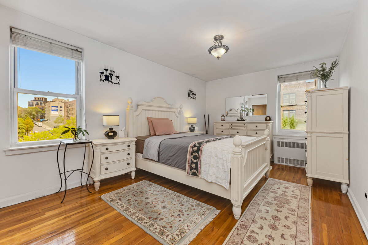 66-33 Yellowstone Blvd. 5B Forest Hills Queens NY 11375