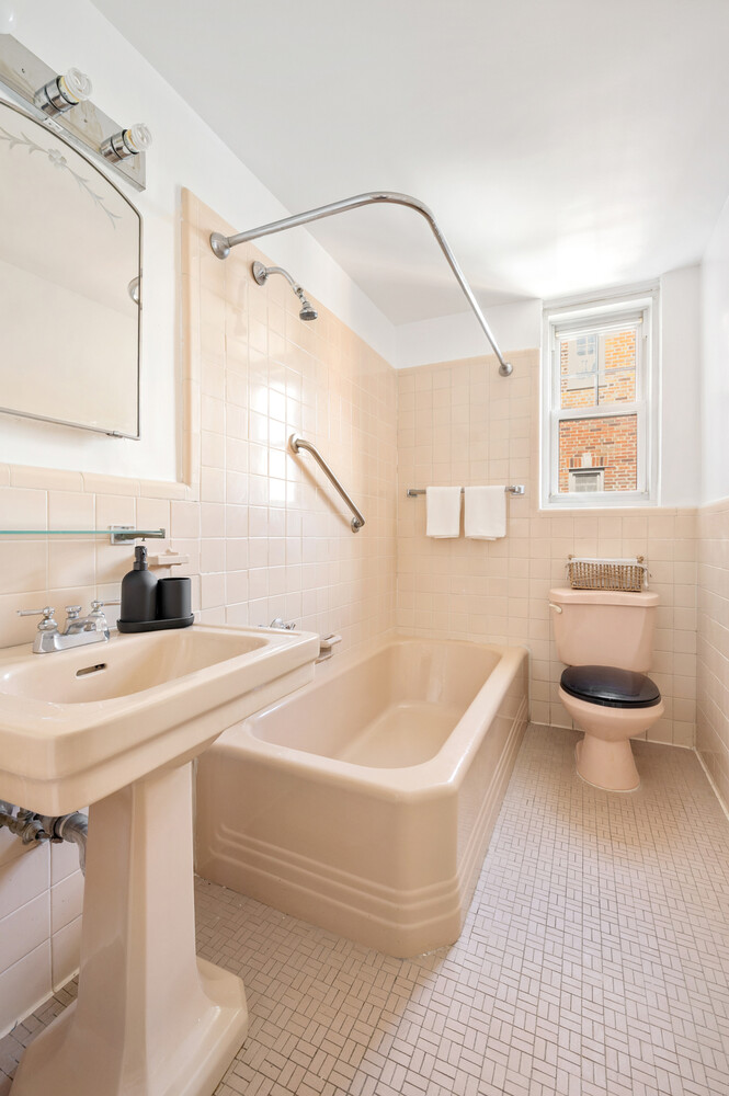 160 Cabrini Blvd. APT127 Hudson Heights New York NY 10033