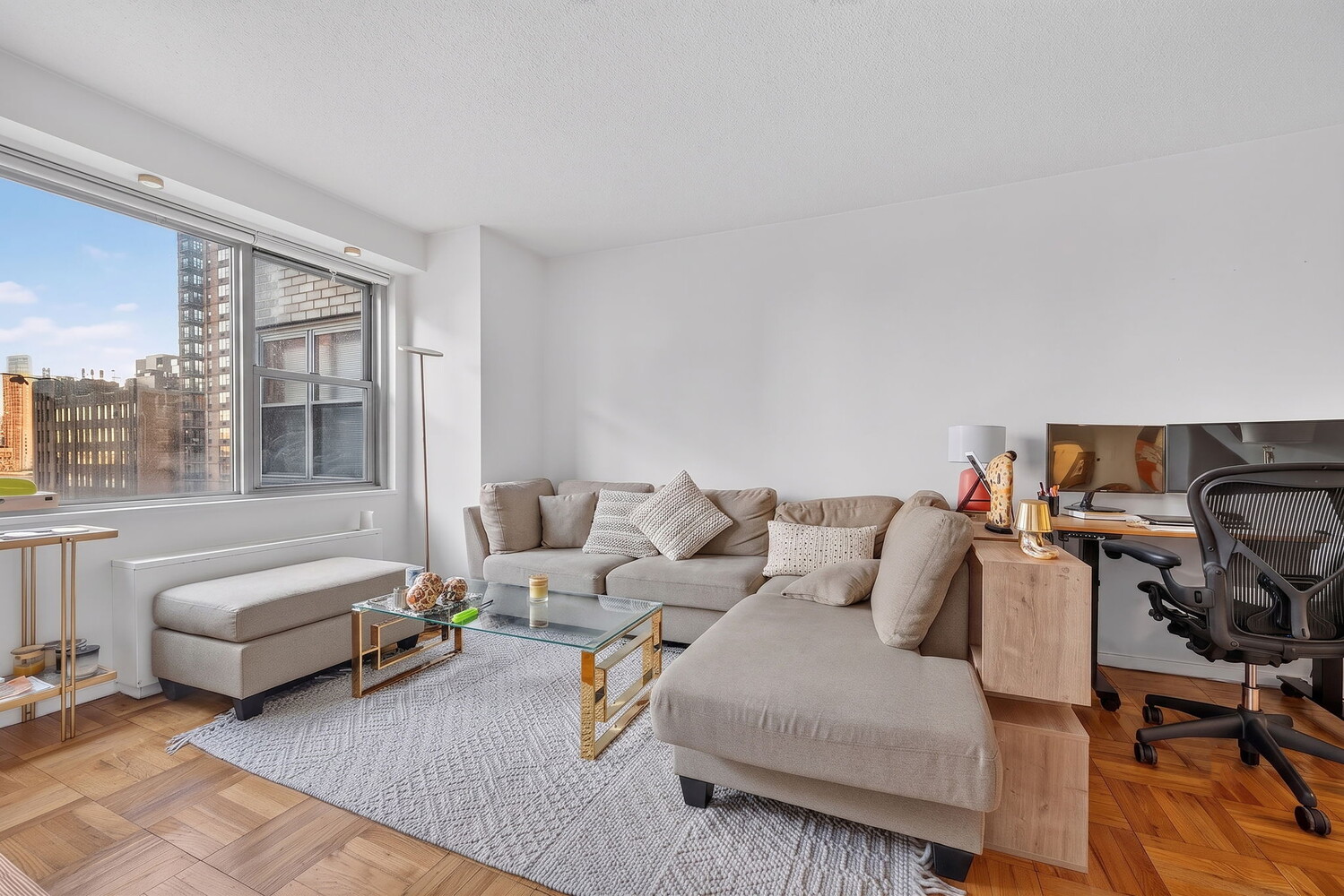 300 East 40th Street 9G Murray Hill New York NY 10016