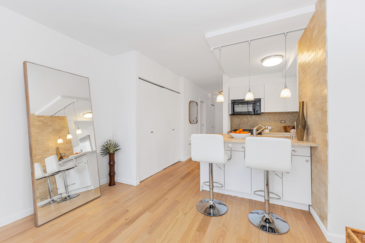 159 East 30th Street 7A Kips Bay New York NY 10016