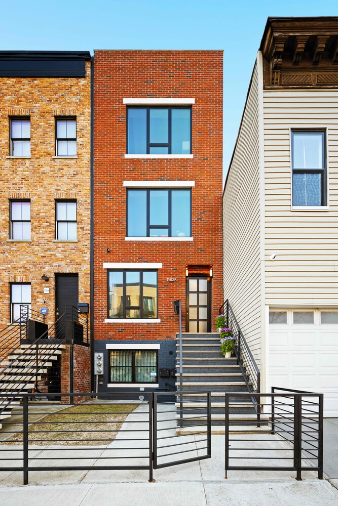 1582A Pacific Street Crown Heights Brooklyn NY 11213