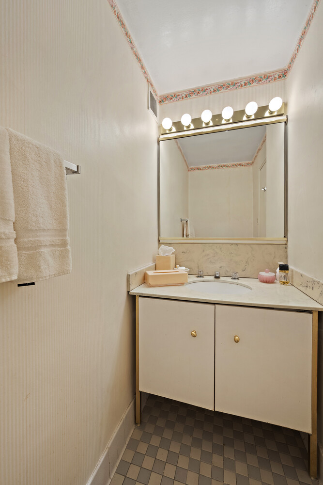 400 East 56th Street 23F Sutton Place New York NY 10022