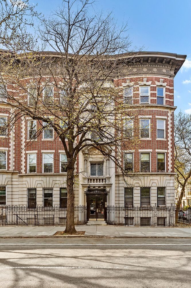 86 Prospect Park West 3L Park Slope Brooklyn NY 11215