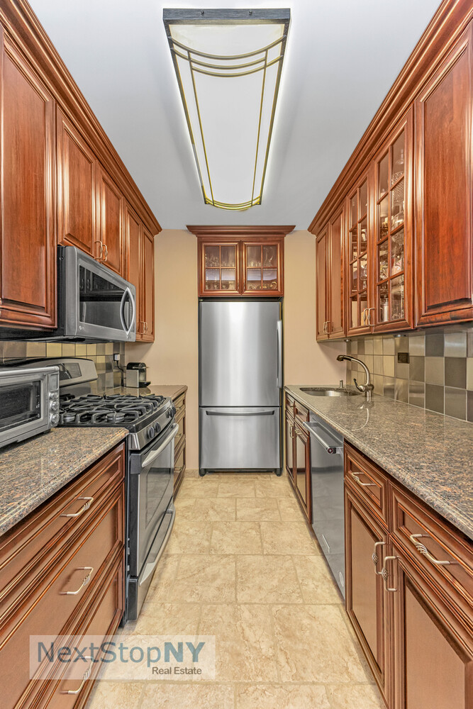 400 East 56th Street 38L Sutton Place New York NY 10022