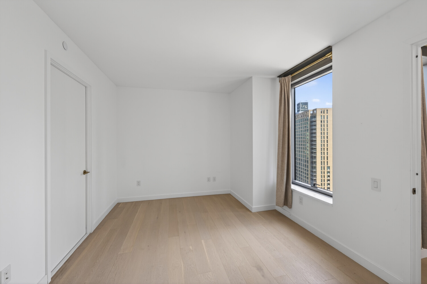 3 Court Square 3305 Long Island City Queens NY 11101