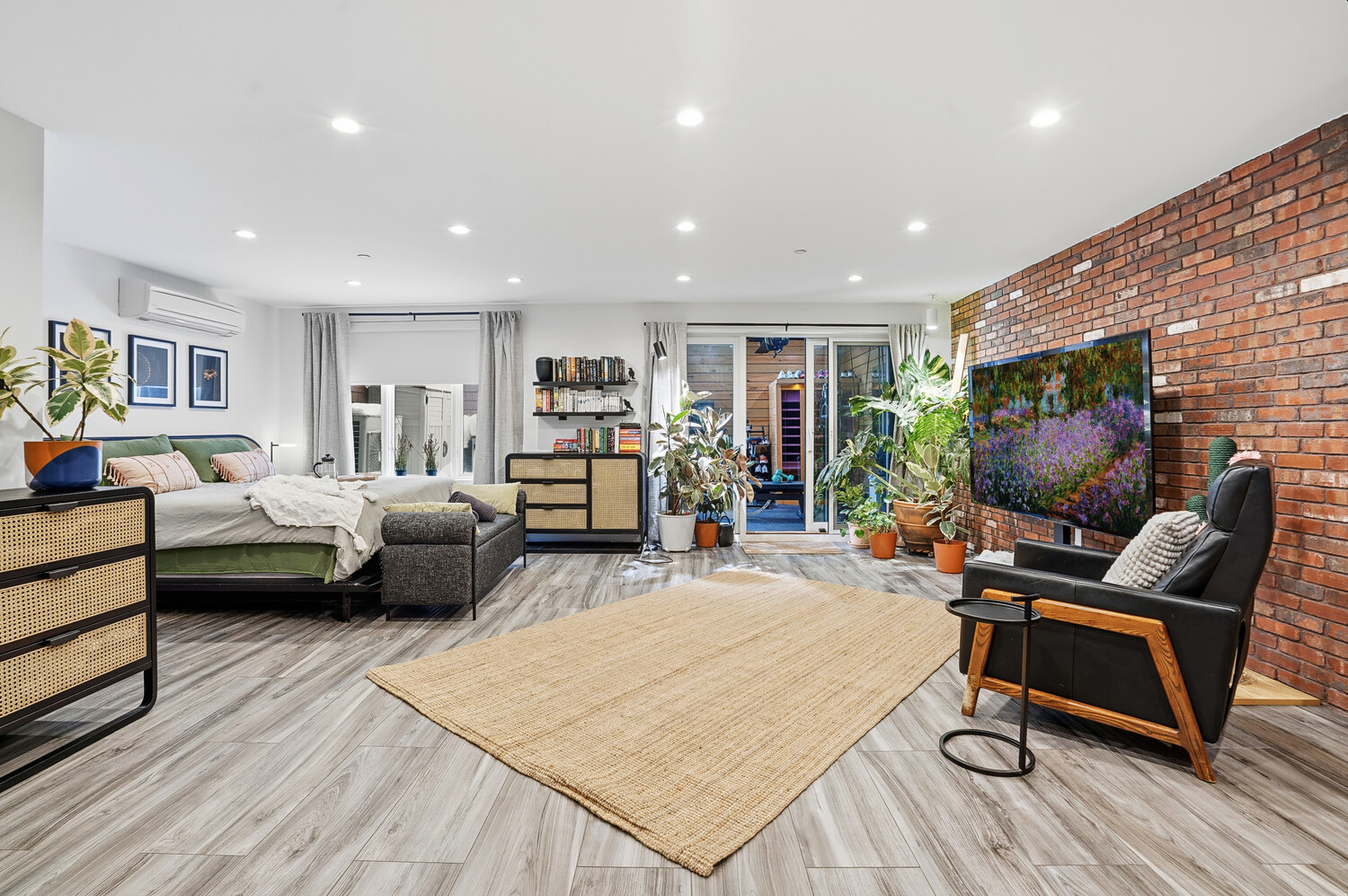 11 Conselyea Street 1B Williamsburg Brooklyn NY 11211