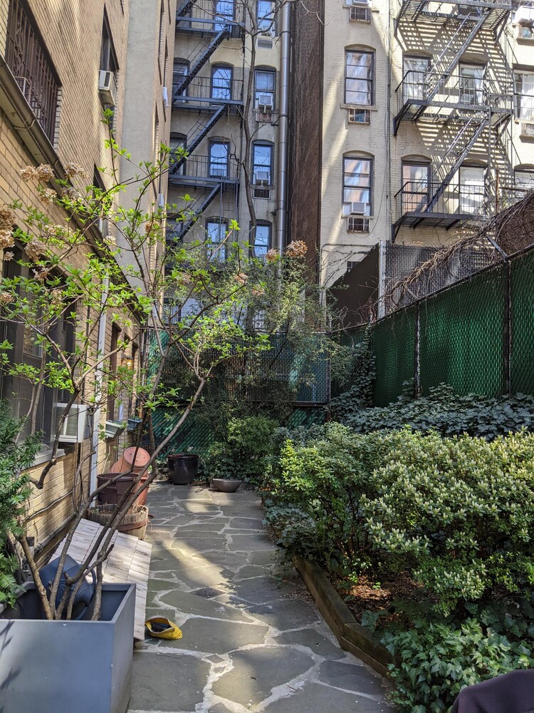 211 East 35th Street Murray Hill New York NY 10016