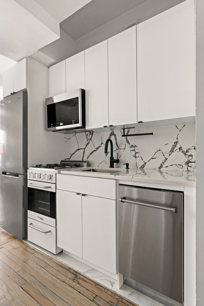 433 West 34th Street 9C Clinton New York NY 10001