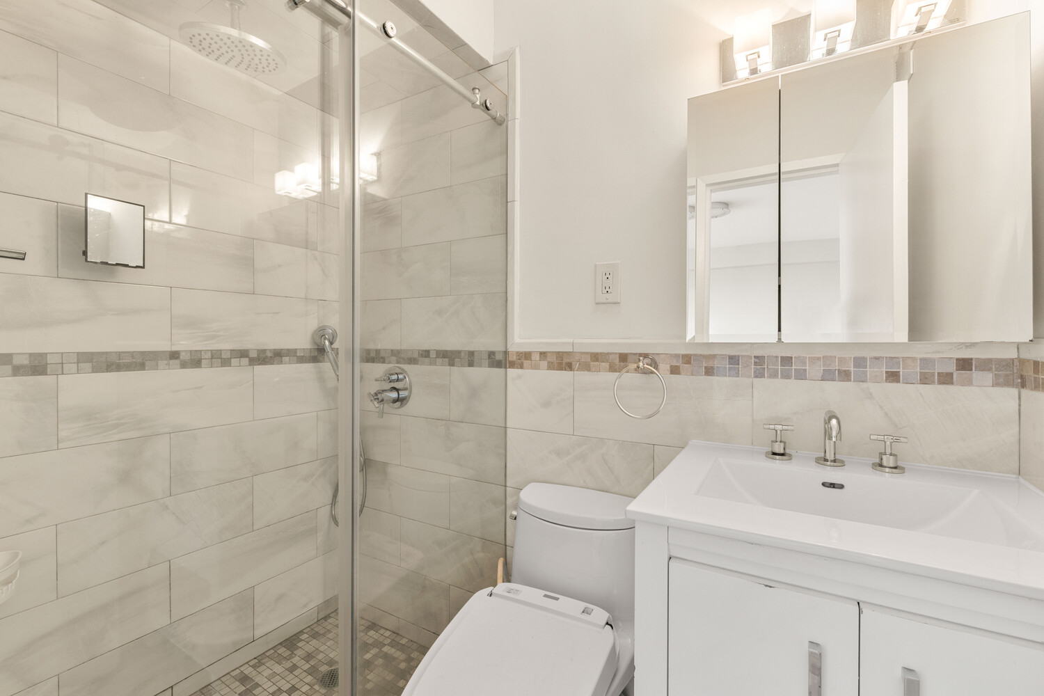 102-10 66th Road 8D Forest Hills Queens NY 11375
