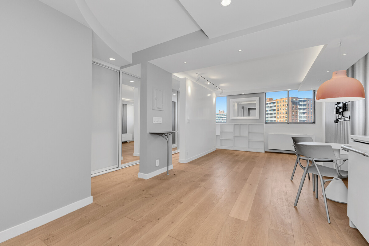62-54 97th Place 9M Forest Hills Queens NY 11374