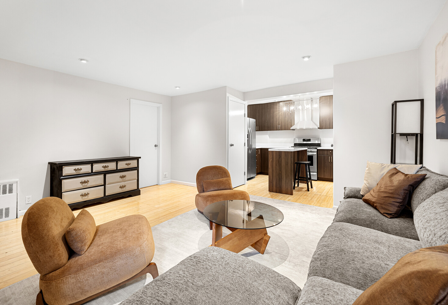162 Ninth Avenue B Chelsea New York NY 10011