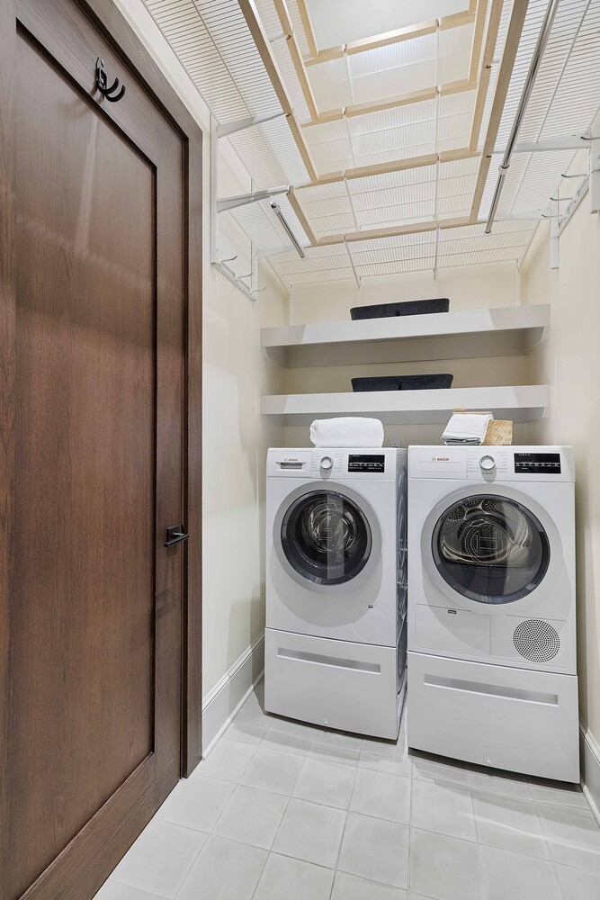 520 West 45th Street 4C Clinton New York NY 10036
